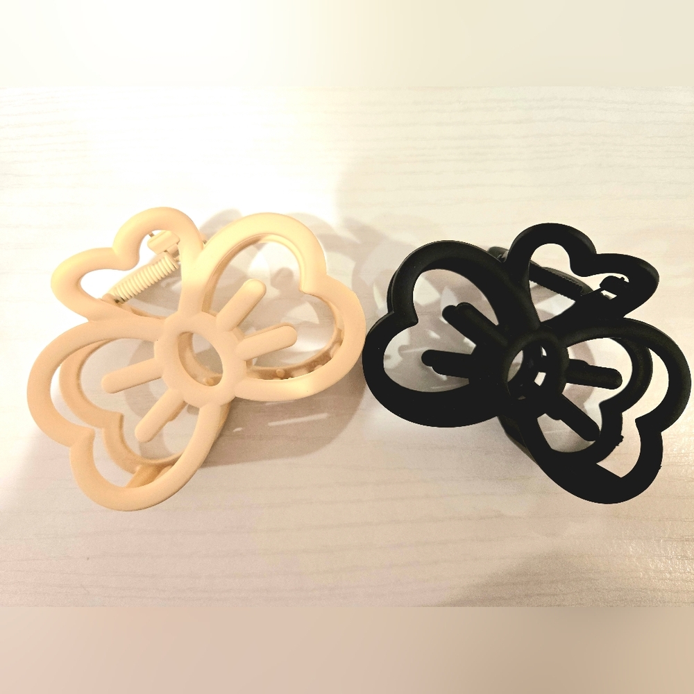 Bow Cutout Hair Claw Clips - Black & Off White